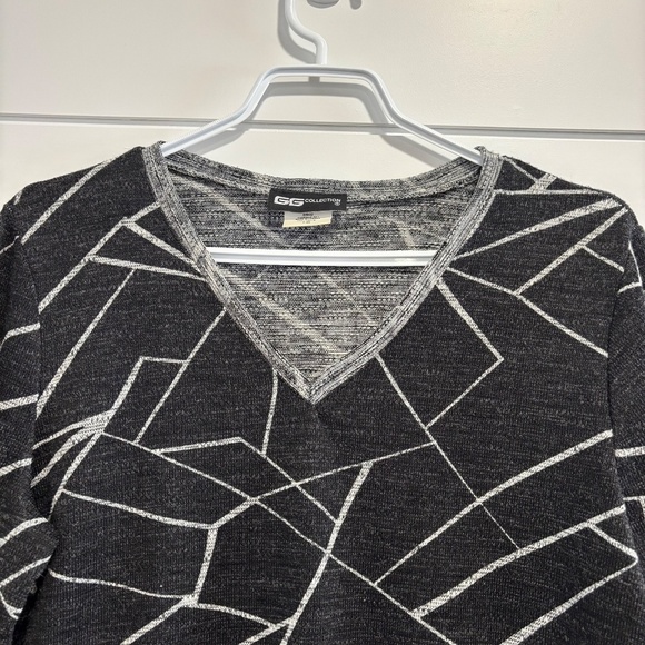 GG Collection made in Canada lightweight asymmetric hem sweater sz LG - Picture 3 of 15